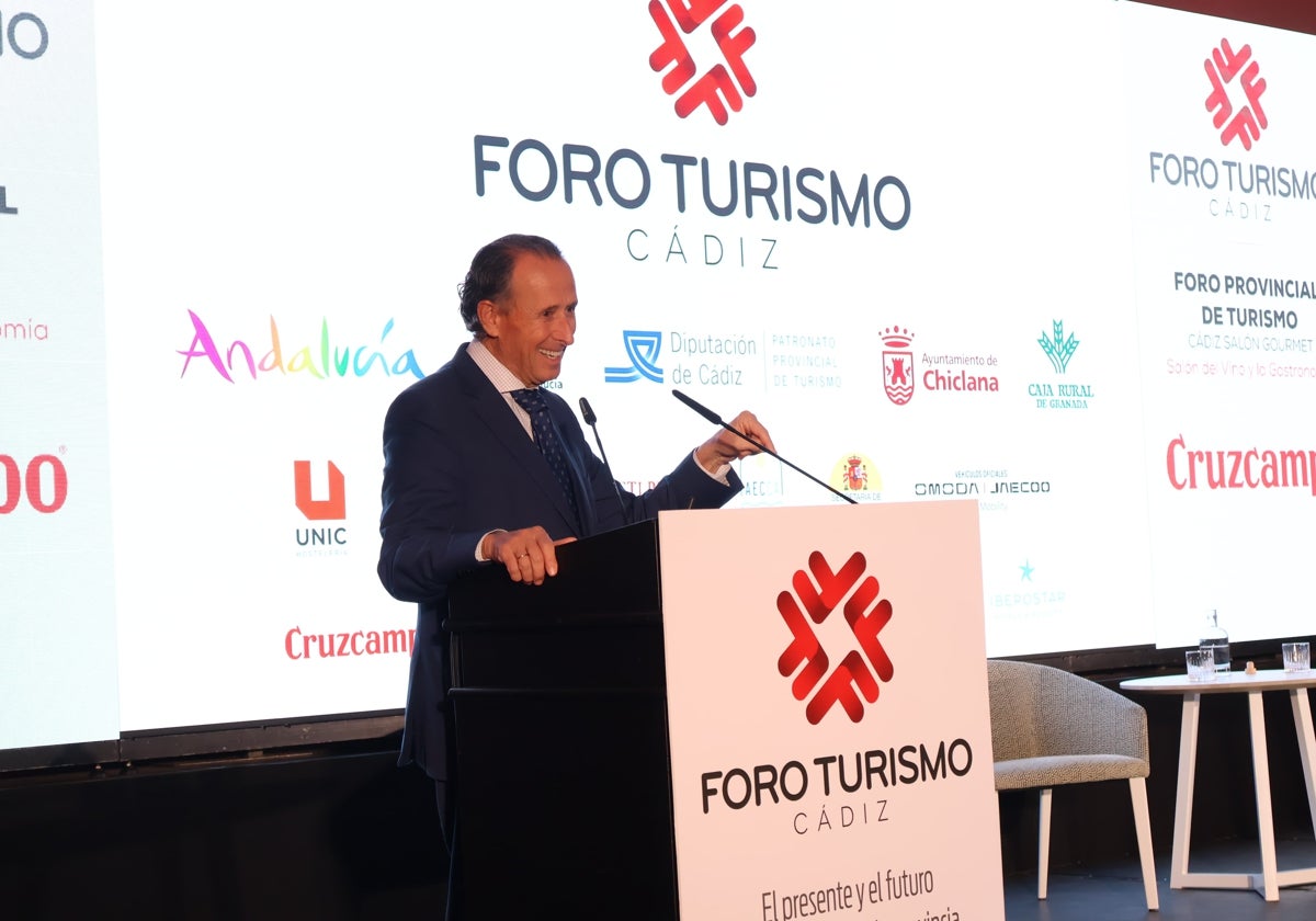 José María Román: «Si seguimos repartiendo felicidad, Chiclana continuará triunfando en el turismo»