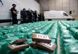 La pareja que iba a recibir las trece toneladas de cocaína de Algeciras se entrega tras cinco meses fugados