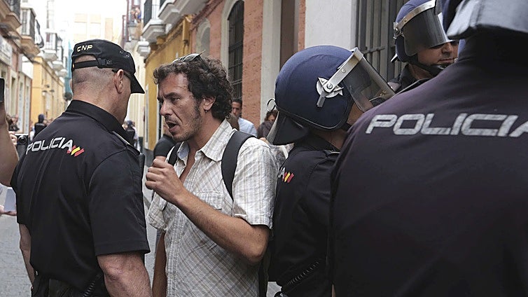 El doble discurso de Kichi sobre la okupación