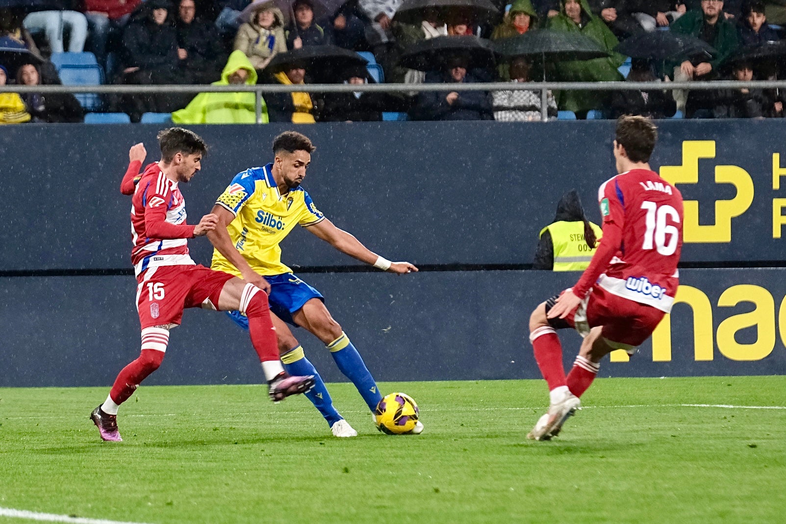 Las imágenes del partido Cádiz CF 1-0 Granada