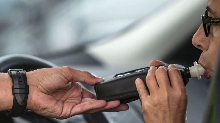 Dos conductores dan positivo por alcoholemia al volante del mismo vehículo y en la misma tarde