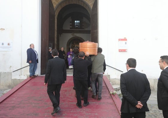 Cientos de gaditanos despiden a Gonzalo Córdoba, el Faro de la cocina gaditana
