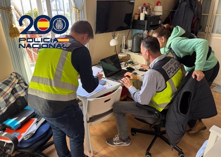 Arrestada una empleada de un banco de Sanlúcar por robar hasta 500.000 euros de los ahorros de sus clientes