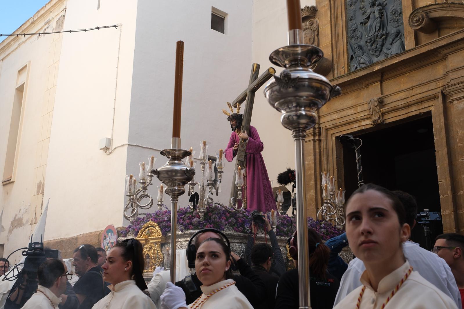 Fotos: El Nazareno de la Obediencia el Sábado de Pasión en Cádiz. Semana Santa 2025