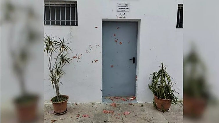 Condenan el «ataque» a la mezquita de Puerto tras arrojarles carne y vísceras de cerdo