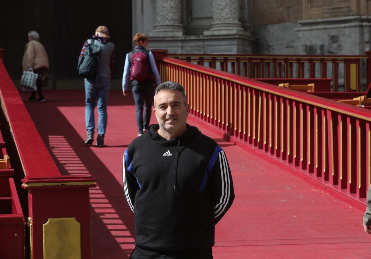 Fali, en la rampa de la Catedral que tanto le gusta recorrer sufriendo bajo un paso.