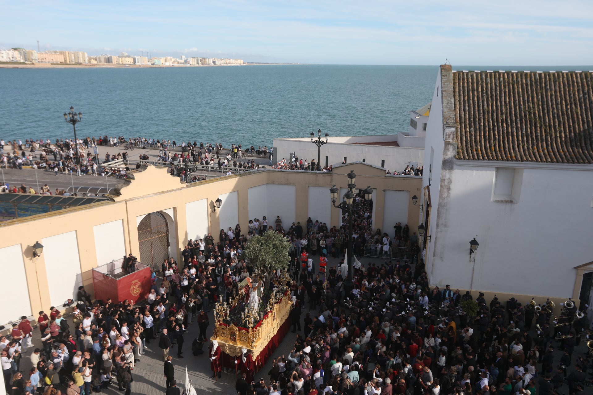 Las imágenes de la cofradía de El Huerto, el Jueves Santo en Cádiz | Semana Santa 2025