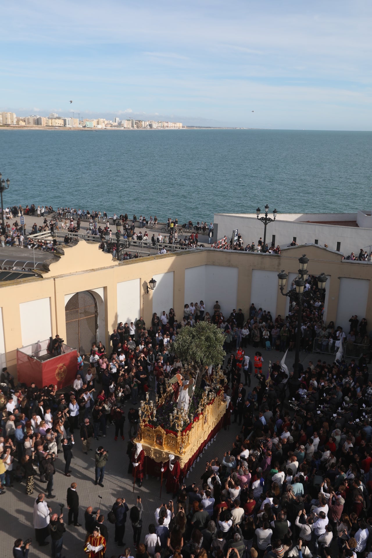 Las imágenes de la cofradía de El Huerto, el Jueves Santo en Cádiz | Semana Santa 2025