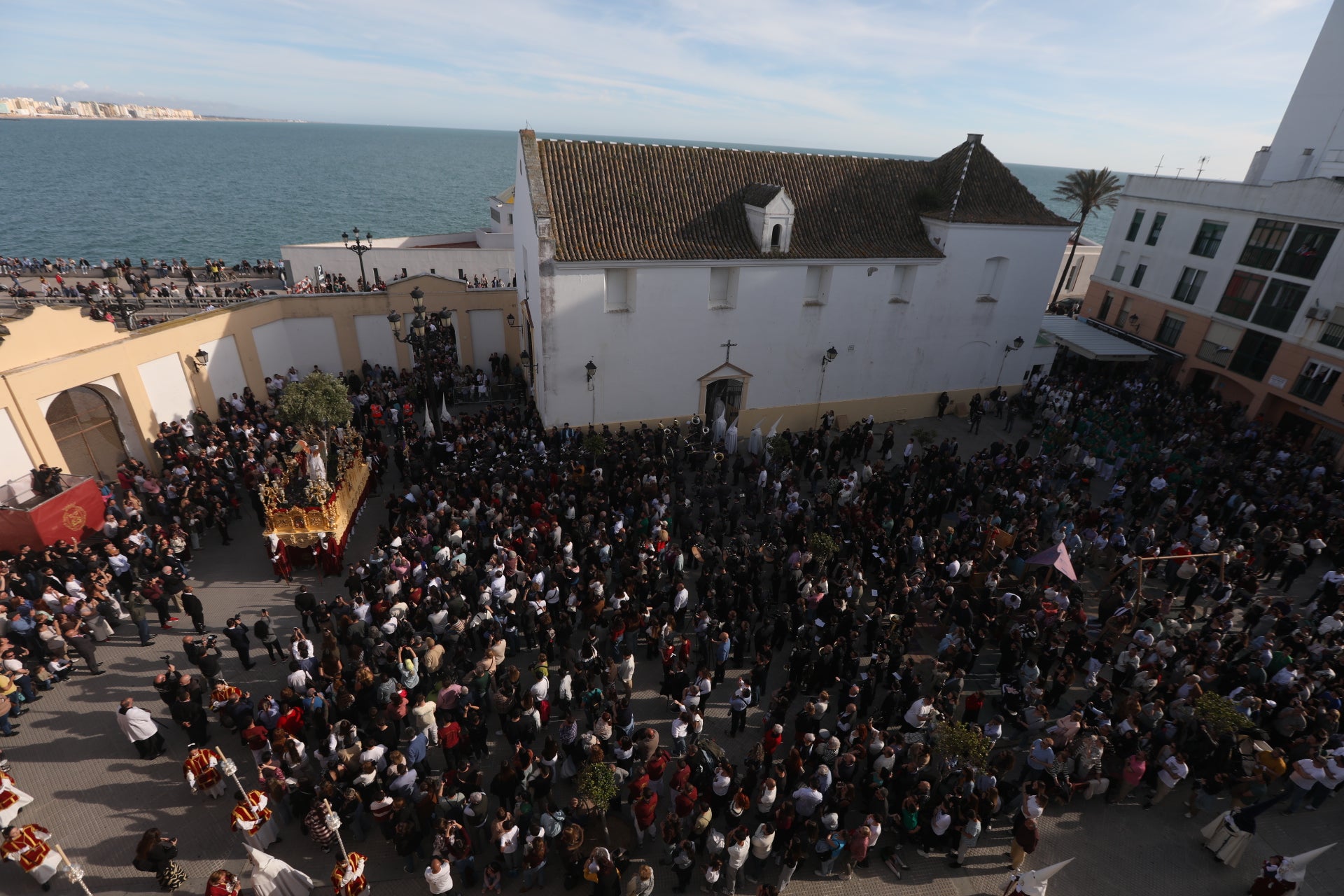 Las imágenes de la cofradía de El Huerto, el Jueves Santo en Cádiz | Semana Santa 2025