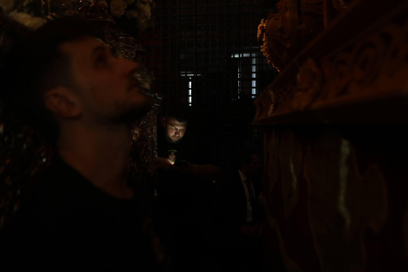 Las imágenes de la cofradía de El Nazareno, el Jueves Santo en Cádiz | Semana Santa 2025