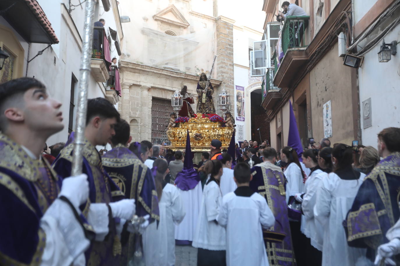 Las imágenes de la cofradía de El Nazareno, el Jueves Santo en Cádiz | Semana Santa 2025