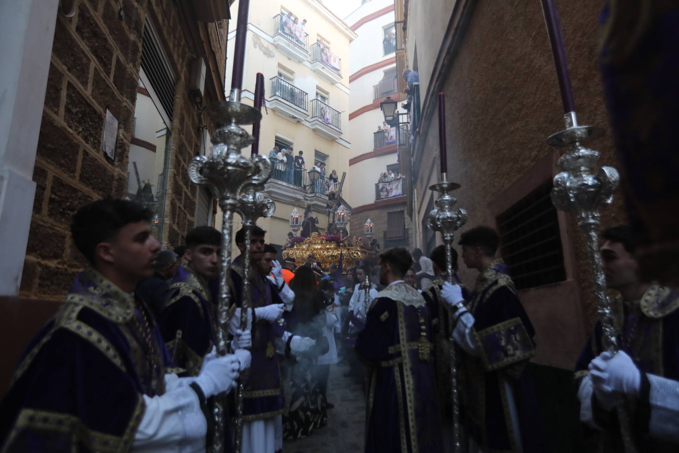 Las imágenes de la cofradía de El Nazareno, el Jueves Santo en Cádiz | Semana Santa 2025