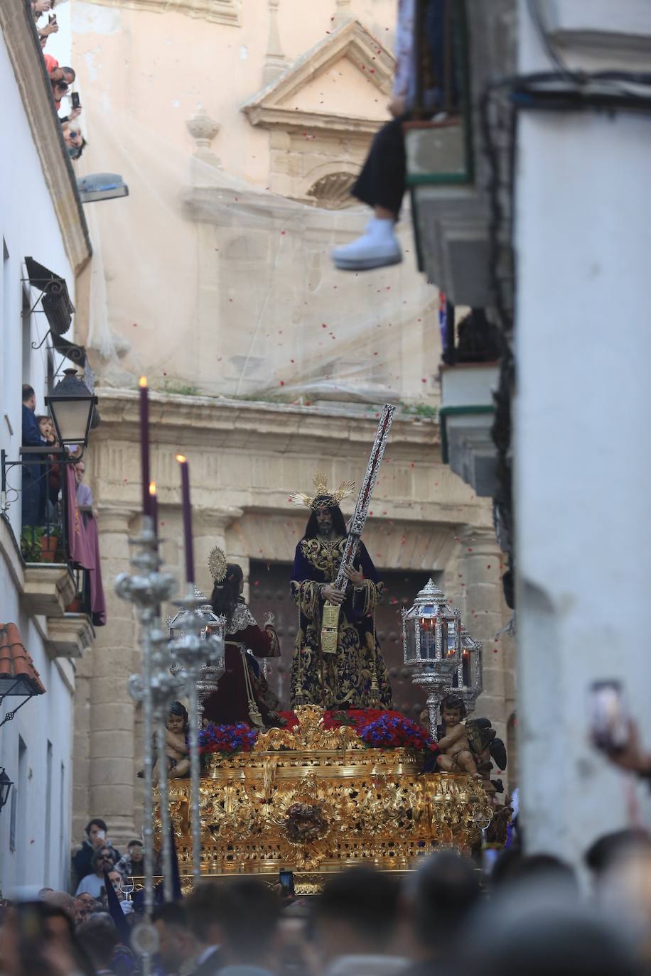 Las imágenes de la cofradía de El Nazareno, el Jueves Santo en Cádiz | Semana Santa 2025