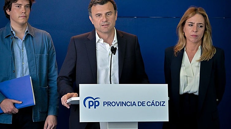El alcalde de Cádiz desmonta con hemeroteca las «mentiras» del PSOE sobre el nuevo hospital