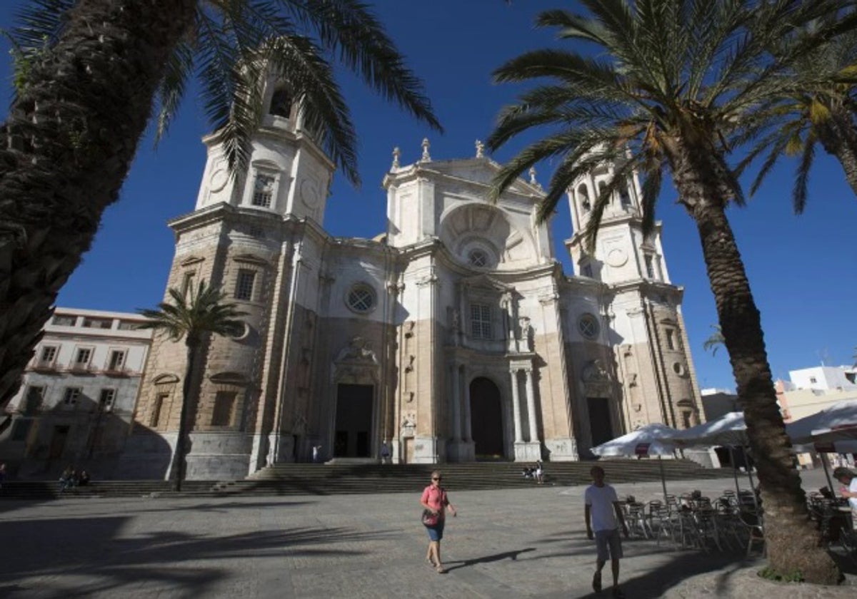 El Ayuntamiento de Cádiz pretende instalar de nuevo el clásico carrusel en la plaza de la Catedral.