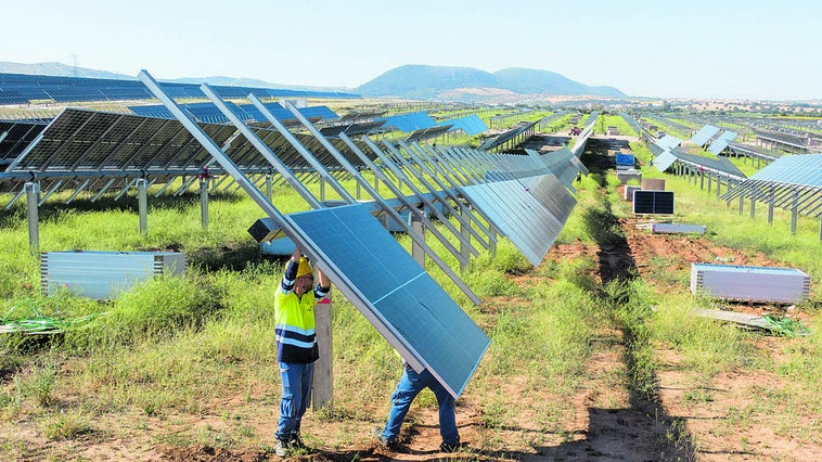 La fotovoltaica conquista el sol de Cádiz