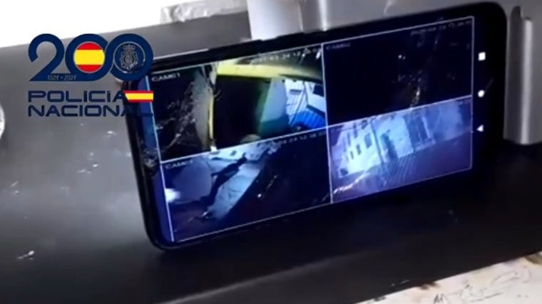 Sistema de videovigilancia en una de las casas registradas.