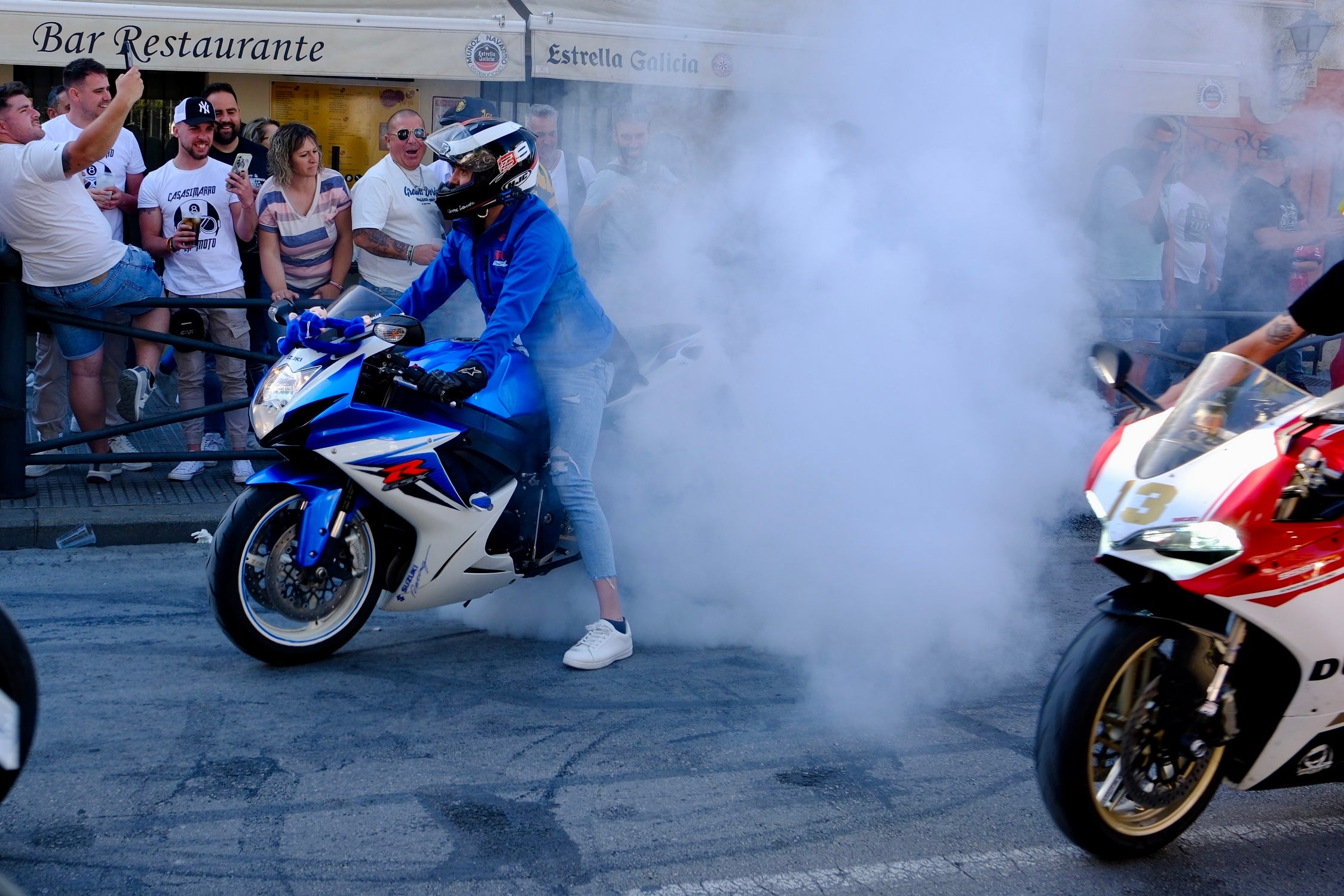 El rugido de las dos ruedas