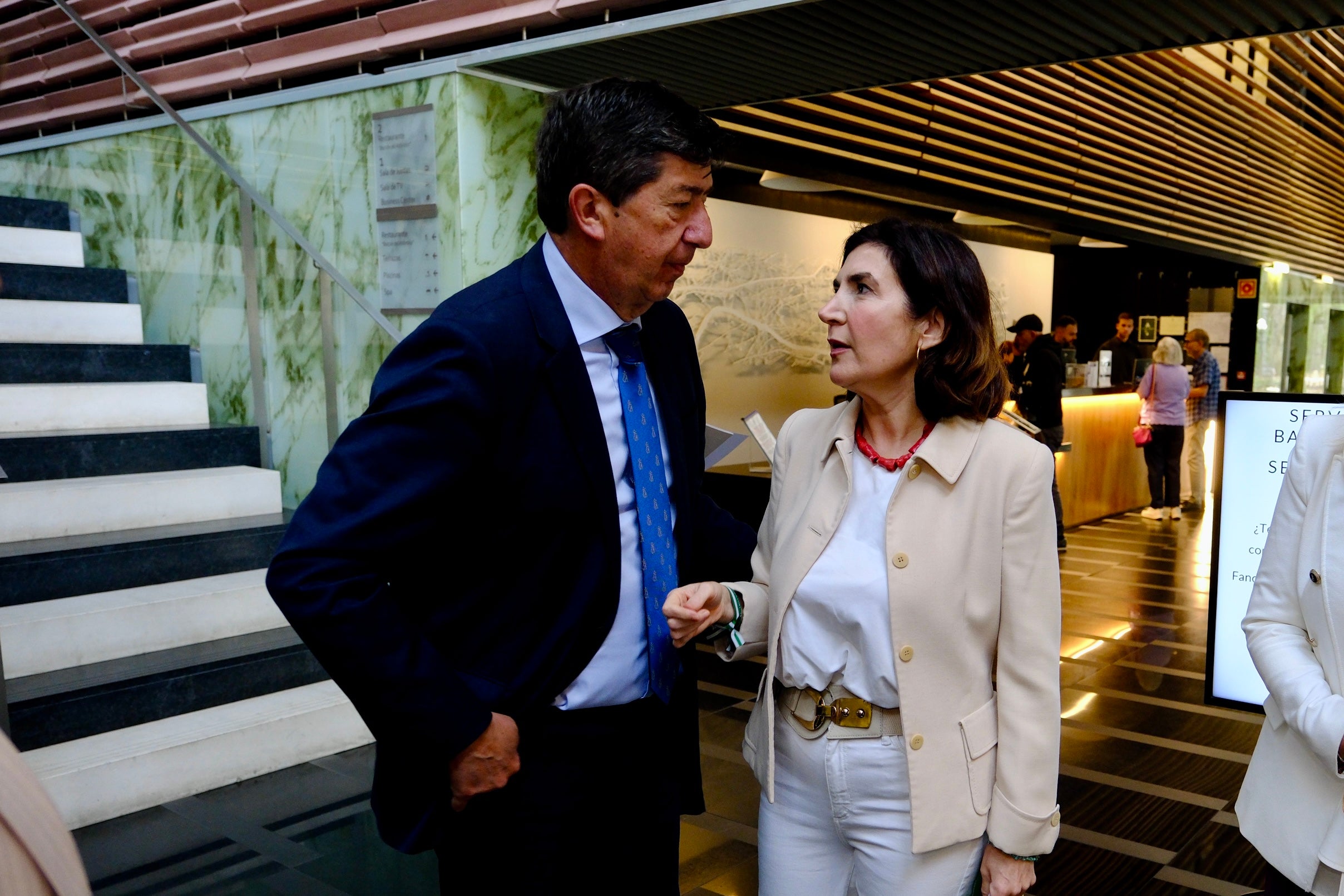 Fotos: Ambiente en La Mirada Económica de ABC y LA VOZ con Rocío Blanco