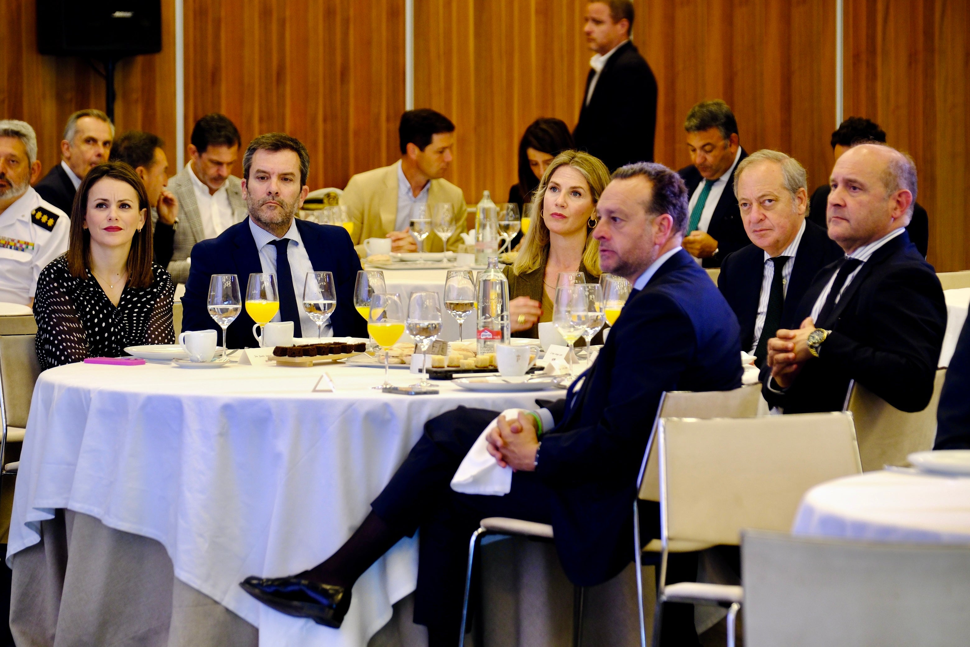 Fotos: Ambiente en La Mirada Económica de ABC y LA VOZ con Rocío Blanco