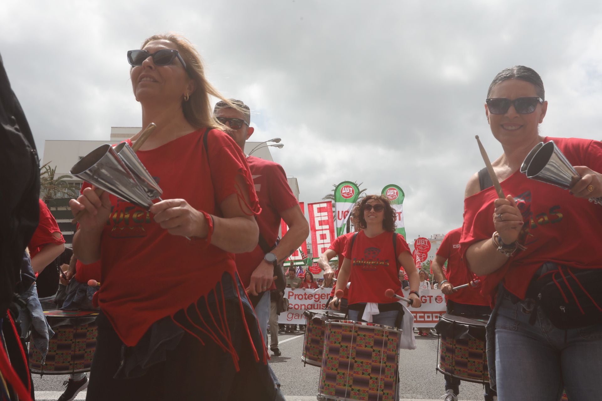 Fotos: Así han sido las dos manifestaciones del Primero de Mayo en Cádiz