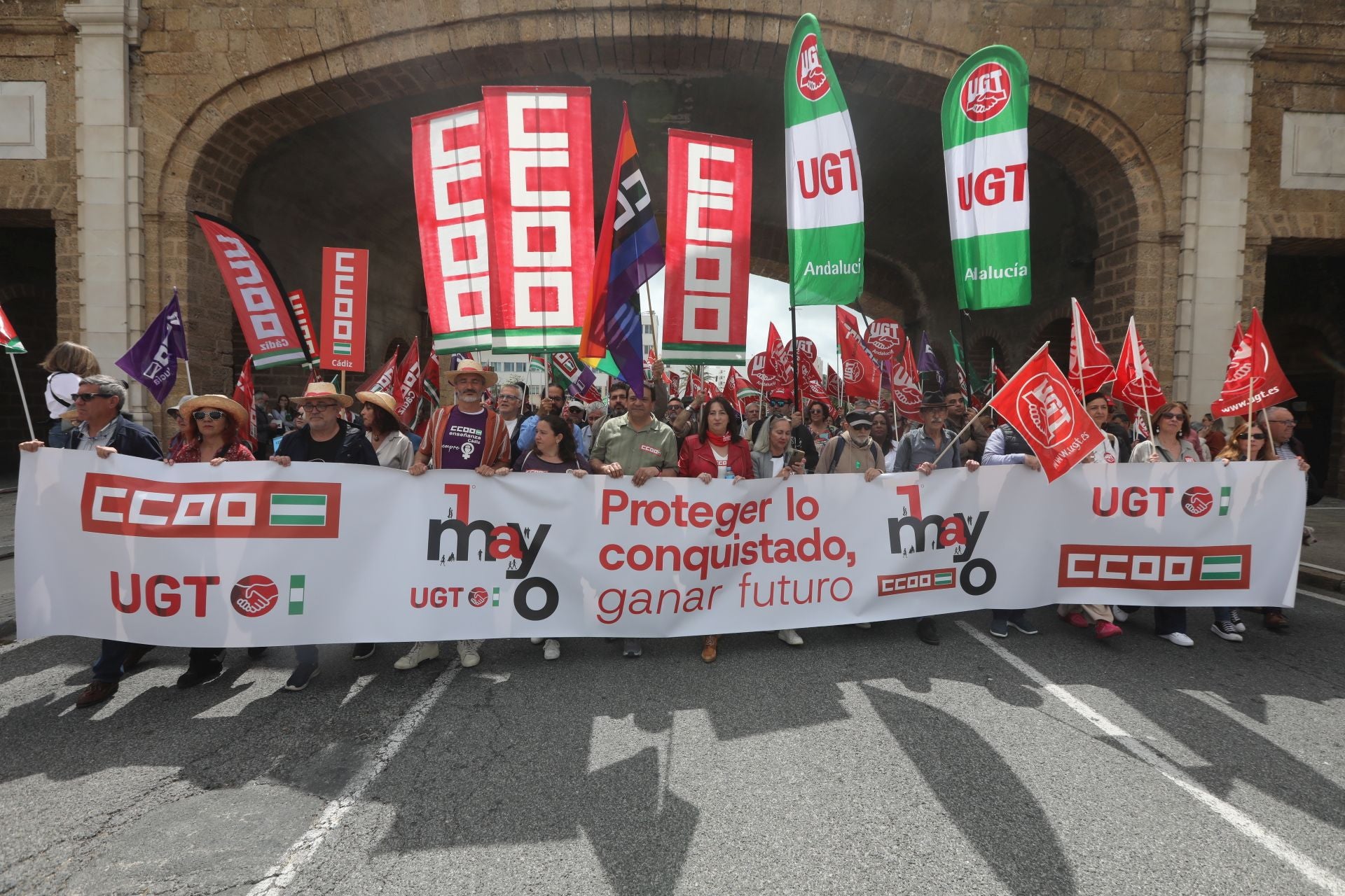 Fotos: Así han sido las dos manifestaciones del Primero de Mayo en Cádiz