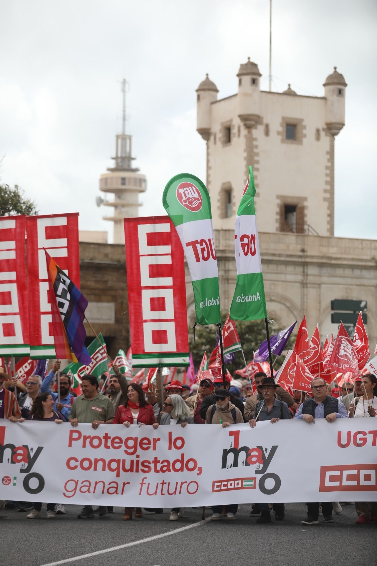 Fotos: Así han sido las dos manifestaciones del Primero de Mayo en Cádiz