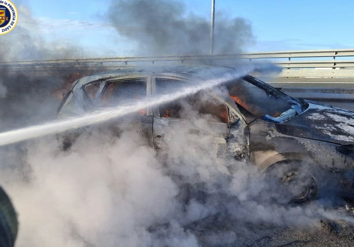 El coche ha quedado calcinado