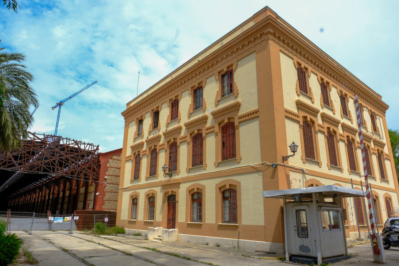 Fotos: estado actual de los Depósitos de Tabaco en Cádiz, donde se ubicará la Ciudad de la Justicia