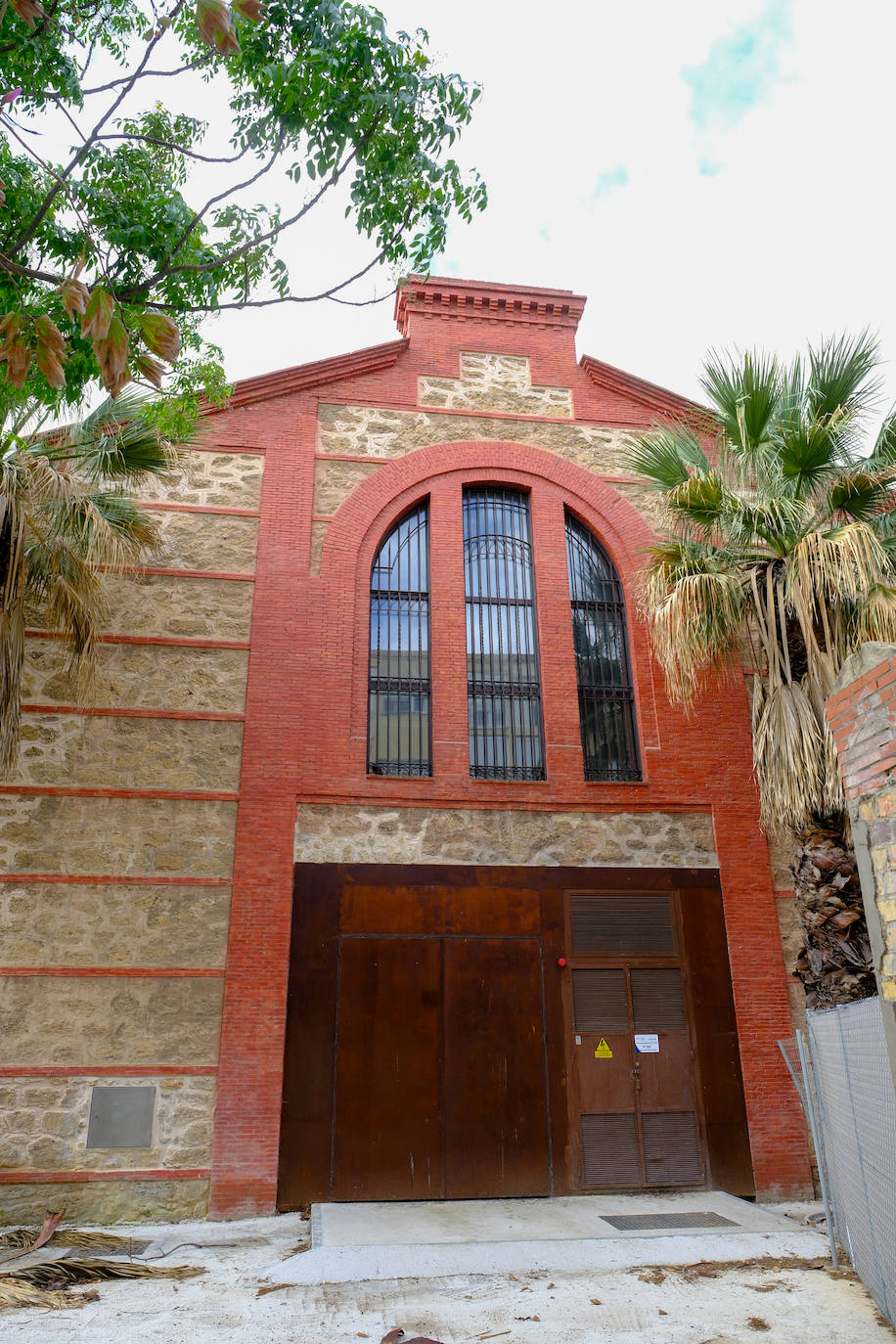 Fotos: estado actual de los Depósitos de Tabaco en Cádiz, donde se ubicará la Ciudad de la Justicia