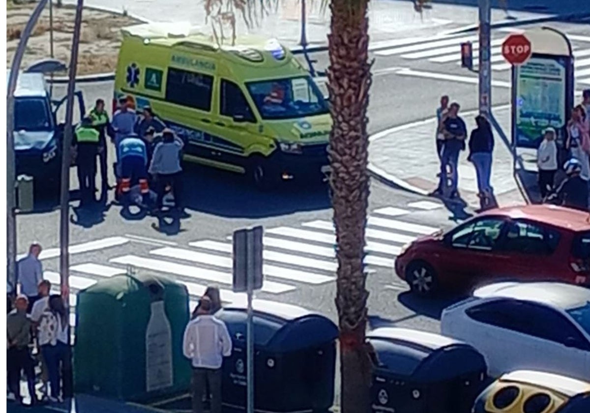 El motorista ha tenido que ser atendido por los sanitarios