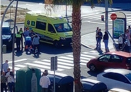 Un motorista herido tras una colisión con una furgoneta en Cádiz capital