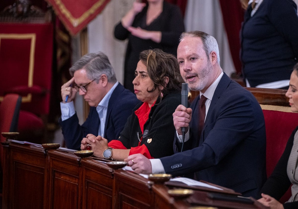 Los críticos del PSOE no logran apoyos para liderar el partido en Cádiz capital