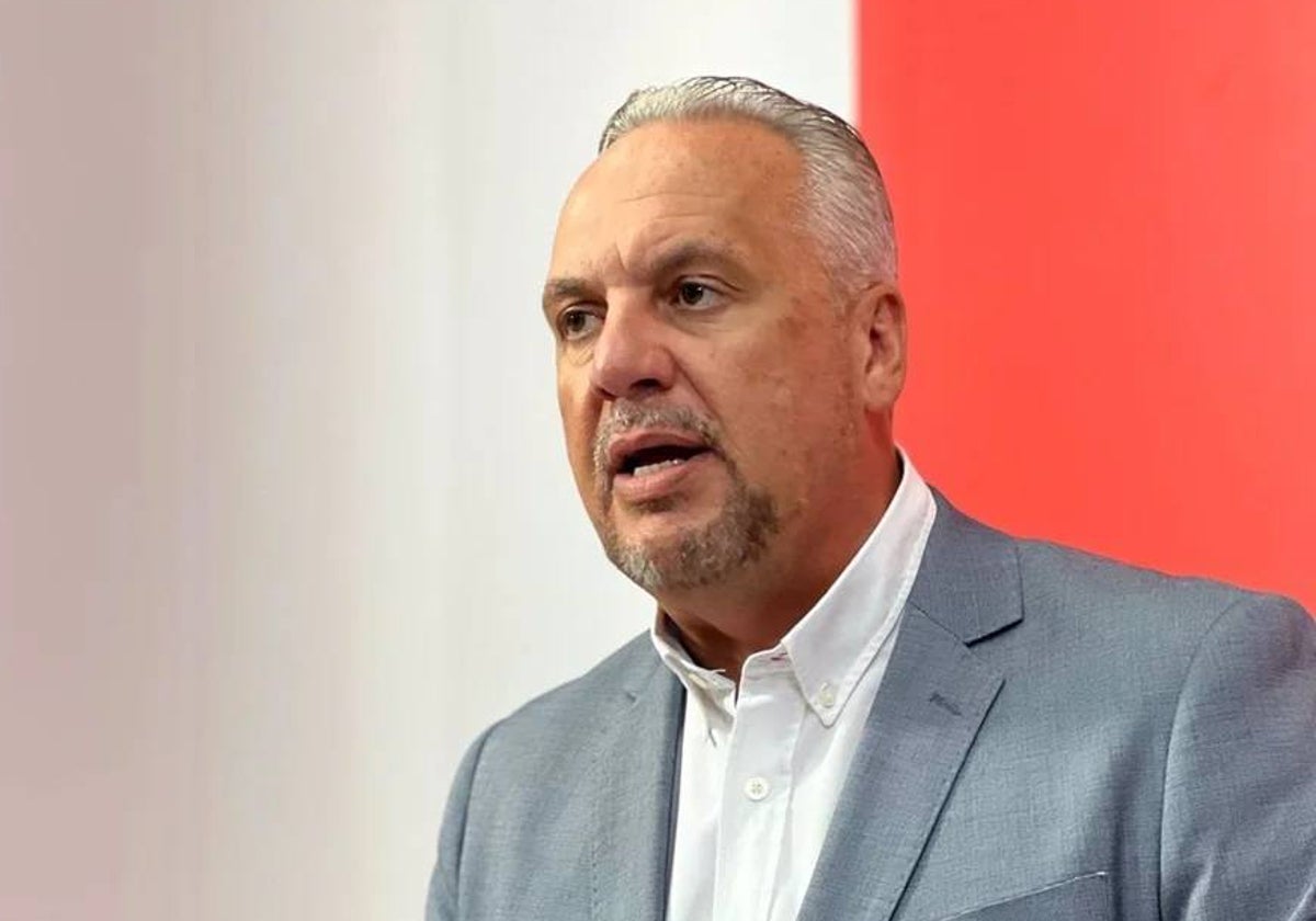 Ruiz Boix: de criticar a la Junta por viajar a China a liderar el mismo viaje