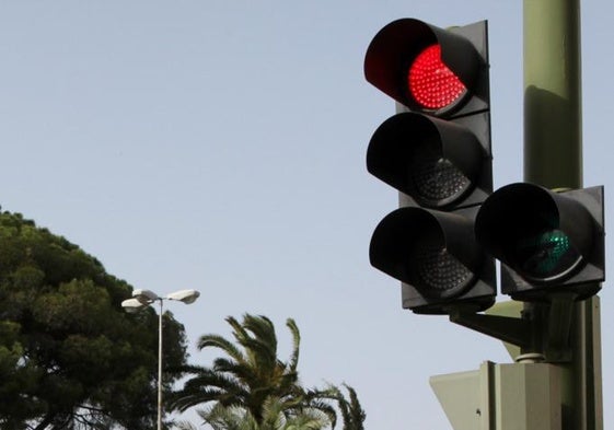 Los 236 semáforos de la ciudad de Cádiz ya cuentan con avisadores acústicos para personas con discapacidad visual