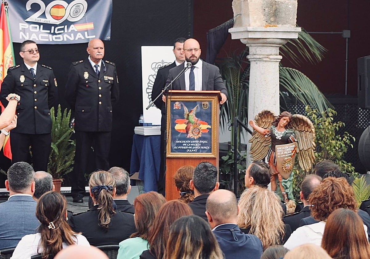 La Asociación Santo Ángel de la Policía Nacional de El Puerto entrega sus medallas y diplomas