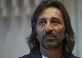 El artista Antonio Carmona, condenado por amenazar con un bastón a un vecino de su casa de Barbate