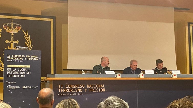 Los máximos responsables de la lucha contra el terrorismo en España en Cádiz: «No podemos estar tranquilos nunca»