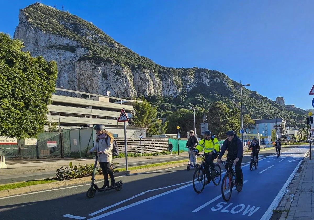 Bruselas busca dar un «impulso claro» a las negociaciones sobre Gibraltar con reuniones con Lammy y Albares