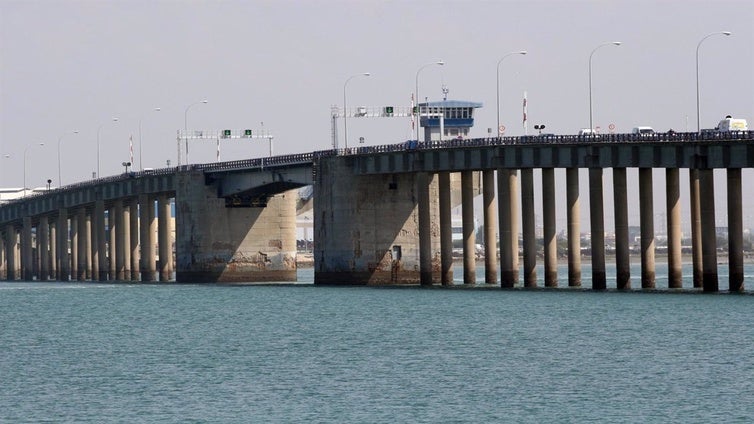 UGT propone llamar «Puente de los Astilleros» o «Puente de la Bahía Obrera» al puente Carranza de Cádiz