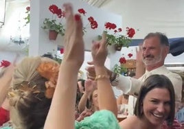 Confunden a un hombre con el Rey Felipe VI en una caseta de la Feria de Jerez y ocurre esto: «¡Yo pensé que era él!»