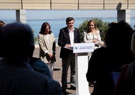 El PP de Cádiz y Málaga sellan una alianza para reclamar al Gobierno más infraestructuras