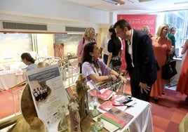 El rastrillo solidario de Prodean celebra en Cádiz su décimo aniversario
