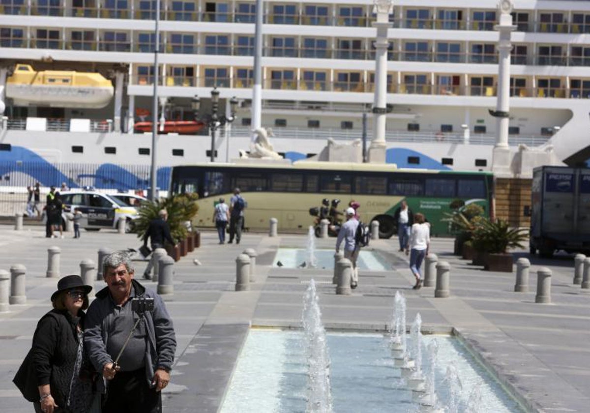 La fuente de la plaza de San Juan de Dios volverá a funcionar a mediados de junio
