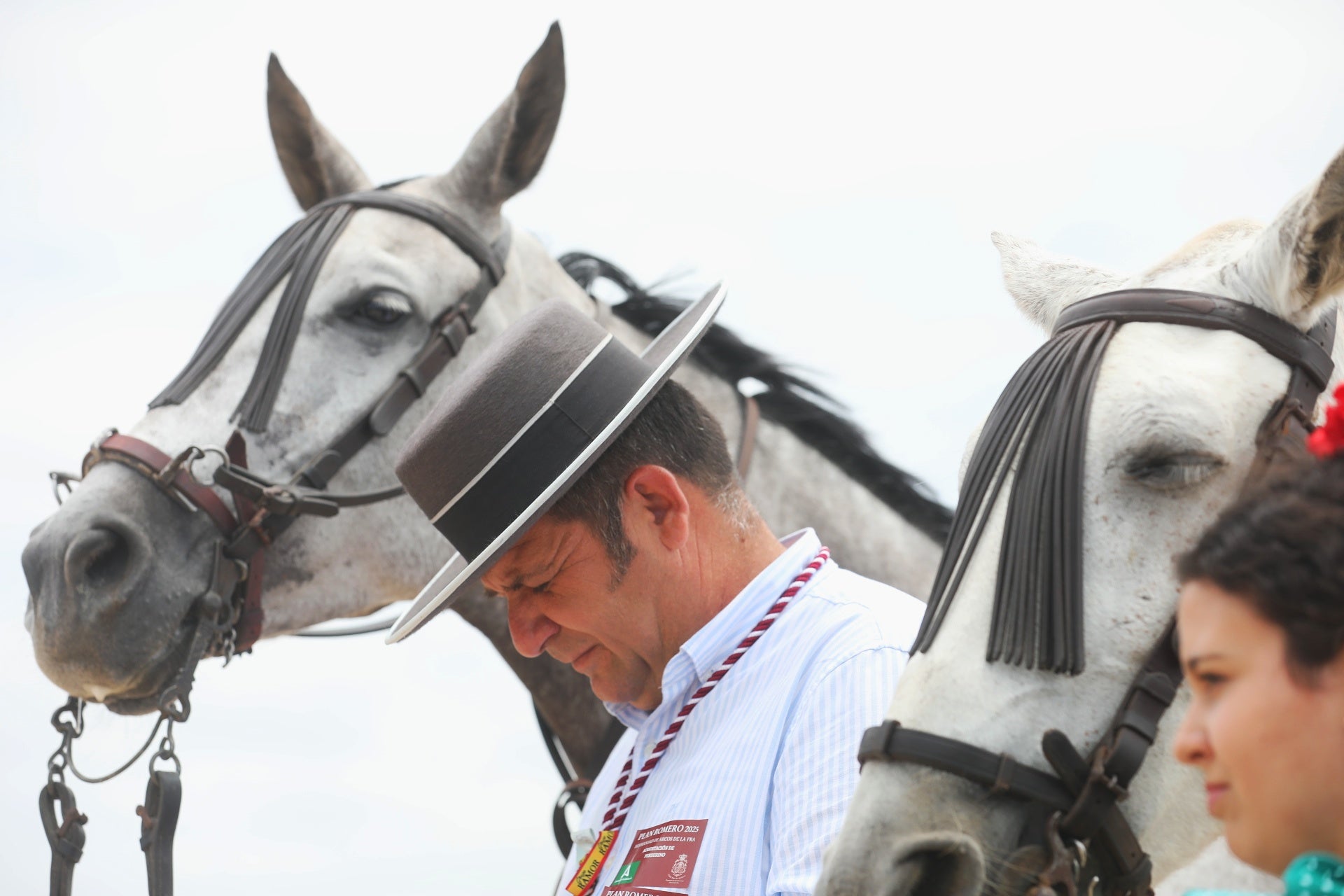 Las imágenes del embarque de las primeras hermandades de Cádiz en Bajo de Guía