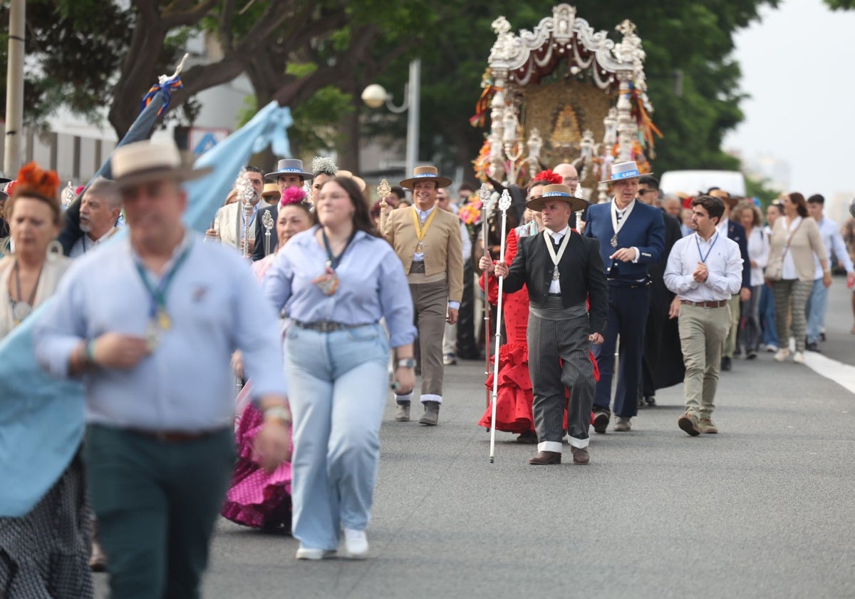 Fotos: La hermandad del Rocío de Cádiz, camino de la aldea