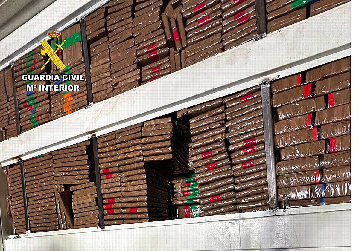 Casi 5 toneladas de hachís estaban ocultas en el camión