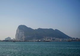 Alcaldes del Campo de Gibraltar y la Junta se reúnen con Albares