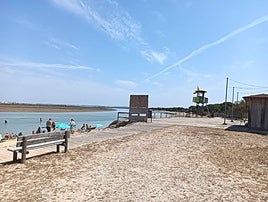 Puerto Real renuncia a las duchas y lavapiés en sus playas para ahorrar agua