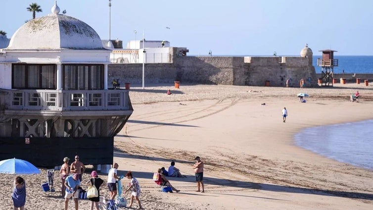 El Ayuntamiento de Cádiz destina más de 200.000 euros a mejorar accesos y seguridad en las playas